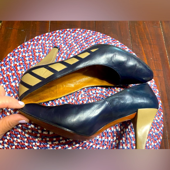 Vintage Christian Dior Women’s Heel Pumps Leather Navy/Khaki  size 8 / 7 1/2 - Picture 1 of 13